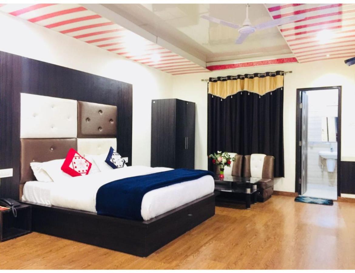 Hotel Dalhousie Grand Banikhet Ngoại thất bức ảnh